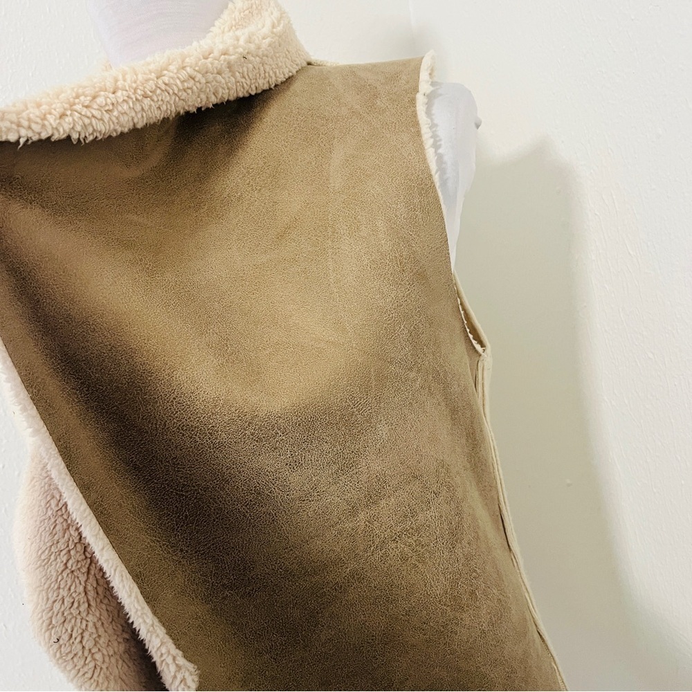 Mesh + Lace Women Size Medium Preppy Chic Shearling Vest in Brown/Cream Western - Picture 3 of 8